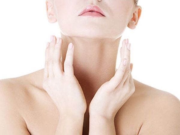 21 Da co bi chung nhao 4 Da cổ bị chùng nhão 4