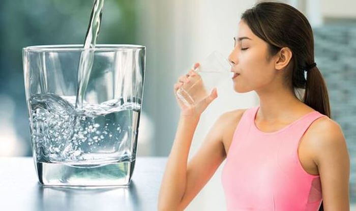 Uống nhiều nước để giảm mỡ nhanh chóng Uống nhiều nước để giảm mỡ nhanh chóng