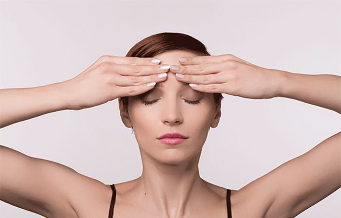 cách xóa vết nhăn trên trán 5