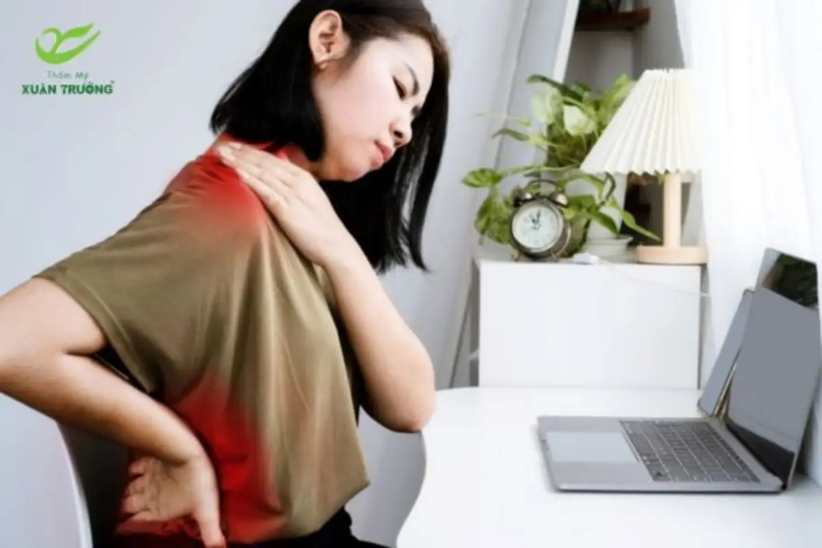 bam huyet tri lieu co vai gay 1 Tình trạng đau cổ vai gáy thường gặp ở người làm việc văn phòng