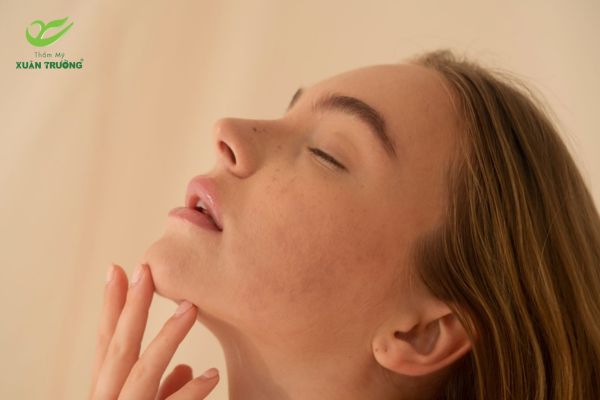 cam che 2 Cằm chẻ có thể di truyền qua gen, ảnh hưởng từ cấu trúc xương