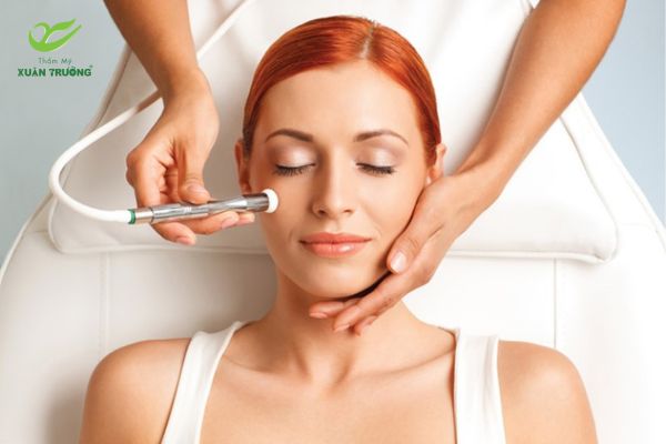 xoa quang tham mat 2 Phương pháp điều trị ảnh hưởng lớn đến mức giá