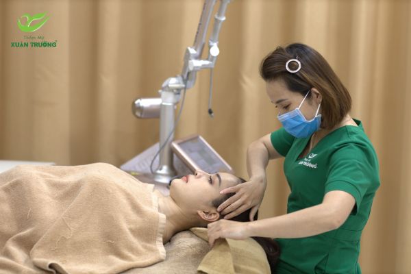 xoa quang tham mat 3 Lựa chọn đúng nơi điều trị giúp tối ưu hiệu quả và chi phí